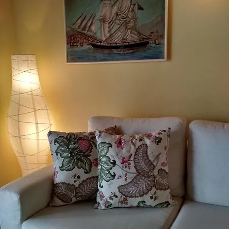 Spacious Seaside On The Wave *
